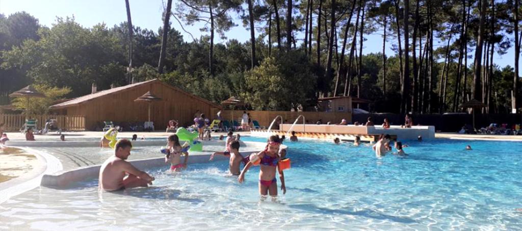 Piscine du camping Mimizan Lac